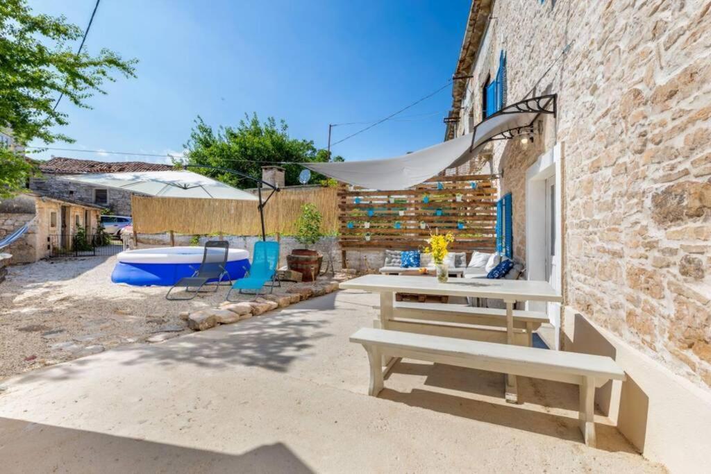Casa Di Pietra Matelici Villa Divsici Luaran gambar