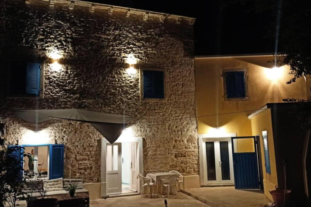 Casa Di Pietra Matelici Villa Divsici Luaran gambar