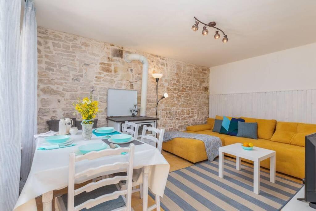 Casa Di Pietra Matelici Villa Divsici Luaran gambar