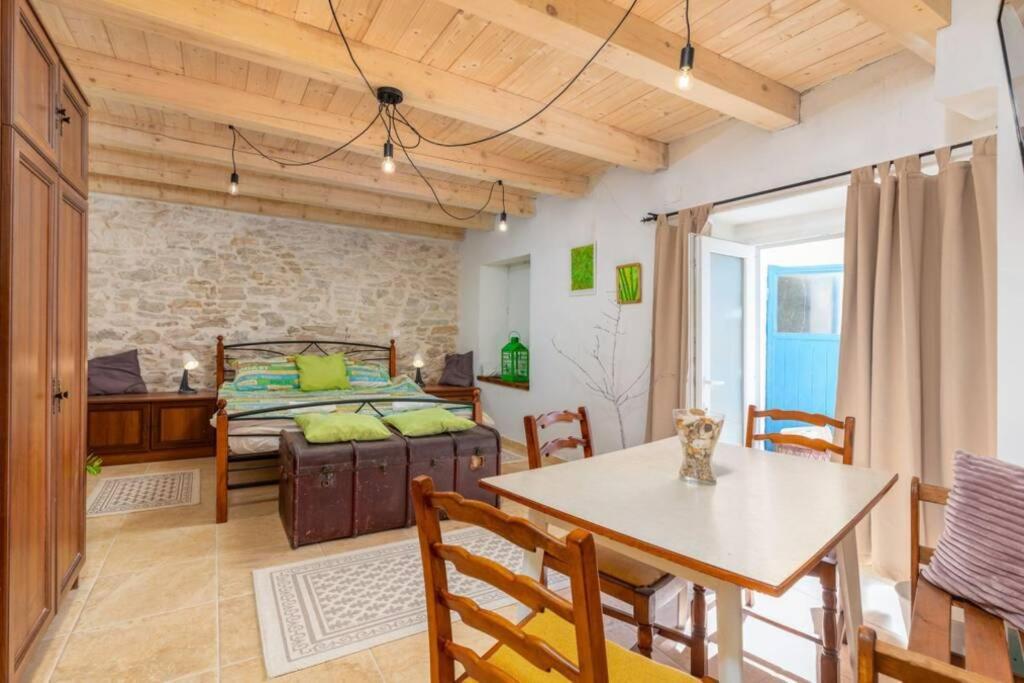 Casa Di Pietra Matelici Villa Divsici Luaran gambar