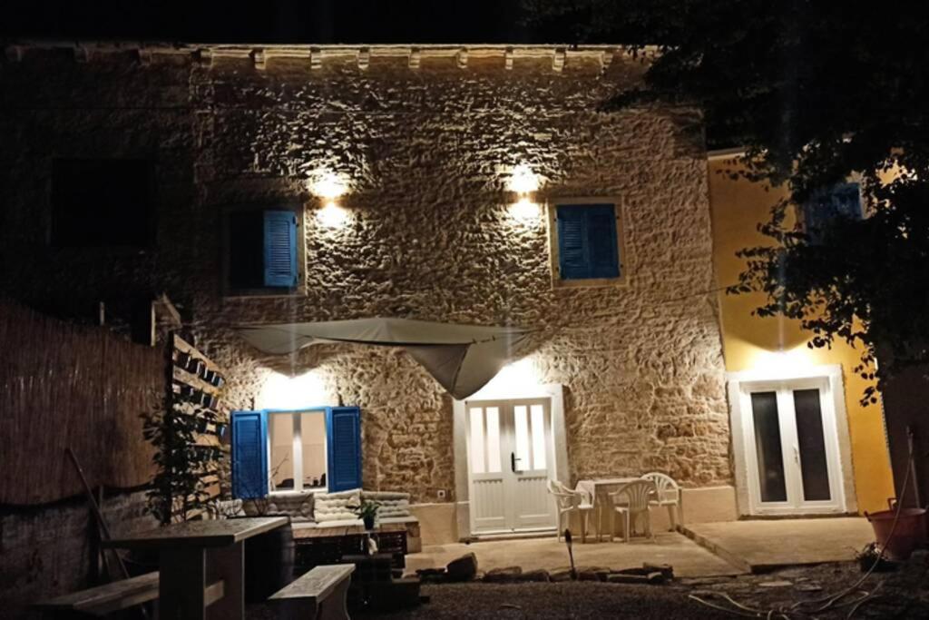 Casa Di Pietra Matelici Villa Divsici Luaran gambar